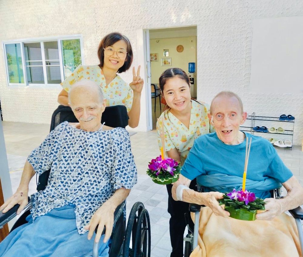 กิจกรรมประเพณีลอยกระทงของผู้สูงอายุที่สราญรมย์ เนอร์สซิ่งโฮม เชียงใหม่